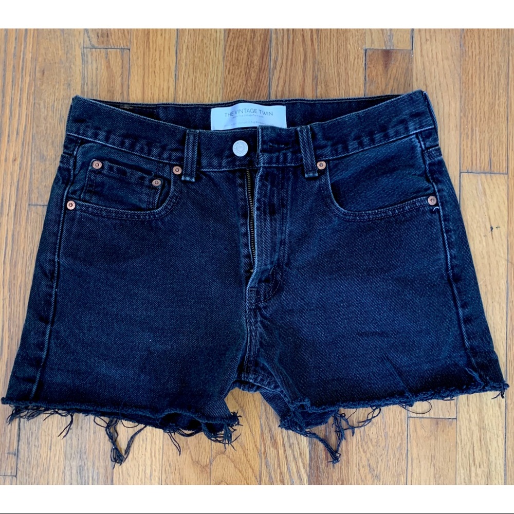 Vintage Levi’s cut off shorts